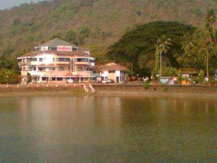 Kamat Tourist Resort